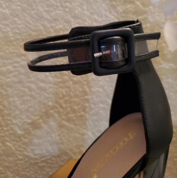 Black Heel - Picture 3 of 5